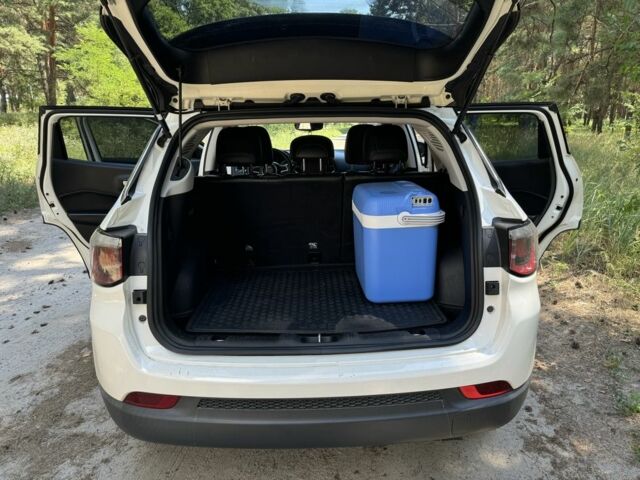 Білий Джип Compass, об'ємом двигуна 2.4 л та пробігом 103 тис. км за 16500 $, фото 7 на Automoto.ua