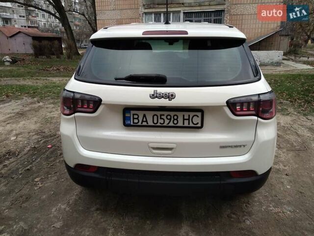 Белый Джип Компас, объемом двигателя 2.4 л и пробегом 125 тыс. км за 13800 $, фото 3 на Automoto.ua