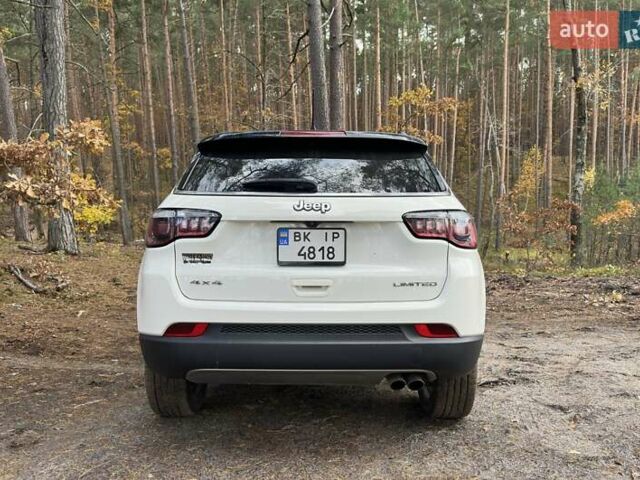Джип Compass 2017 у Здолбунове на Automoto.ua Білий Джип Compass, об'ємом двигуна 2.36 л та пробігом 140 тис. км за 16200 $, фото 2 на Automoto.ua