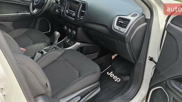 Белый Джип Компас, объемом двигателя 2.36 л и пробегом 160 тыс. км за 12300 $, фото 12 на Automoto.ua