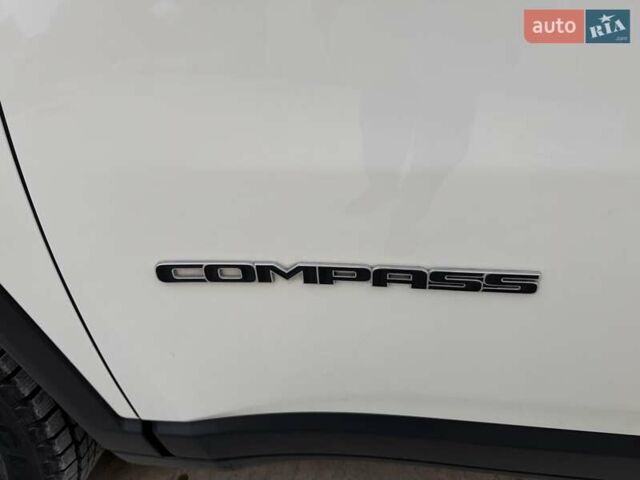 Белый Джип Компас, объемом двигателя 2.4 л и пробегом 120 тыс. км за 15900 $, фото 23 на Automoto.ua