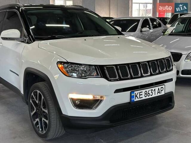 Джип Компас 2017 в Каменское - Днепродзержинск на Automoto.ua Белый Джип Компас, объемом двигателя 2.36 л и пробегом 102 тыс. км за 14799 $, фото 8 на Automoto.ua