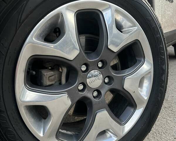 Білий Джип Compass, об'ємом двигуна 0 л та пробігом 194 тис. км за 14950 $, фото 5 на Automoto.ua