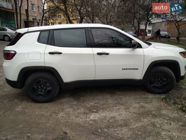 Белый Джип Компас, объемом двигателя 2.4 л и пробегом 125 тыс. км за 13800 $, фото 5 на Automoto.ua