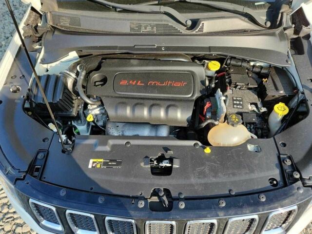 Белый Джип Компас, объемом двигателя 2.4 л и пробегом 95 тыс. км за 2700 $, фото 11 на Automoto.ua