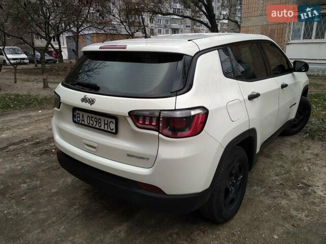 Белый Джип Компас, объемом двигателя 2.4 л и пробегом 125 тыс. км за 13800 $, фото 4 на Automoto.ua