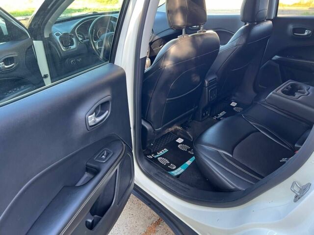 Джип Компас 2017 в Черновцах на Automoto.ua Белый Джип Компас, объемом двигателя 2.4 л и пробегом 221 тыс. км за 15300 $, фото 16 на Automoto.ua