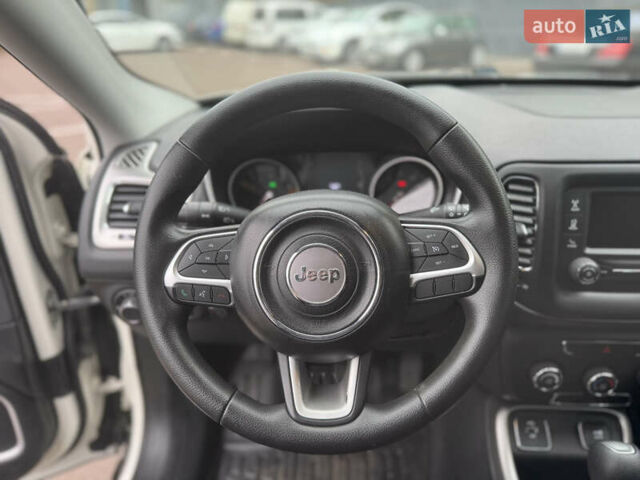 Белый Джип Компас, объемом двигателя 2.36 л и пробегом 203 тыс. км за 13999 $, фото 16 на Automoto.ua