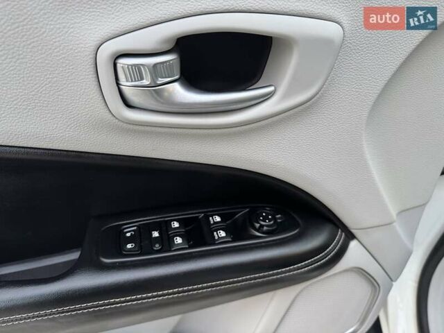 Белый Джип Компас, объемом двигателя 2.4 л и пробегом 120 тыс. км за 15900 $, фото 37 на Automoto.ua