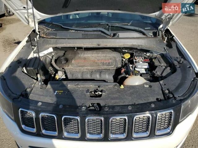 Джип Compass 2017 у Вінниці на Automoto.ua Білий Джип Compass, об'ємом двигуна 2.4 л та пробігом 168 тис. км за 2200 $, фото 11 на Automoto.ua