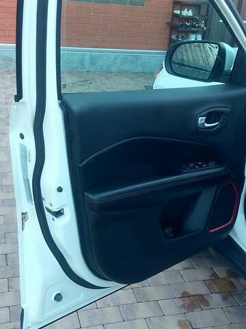 Білий Джип Compass, об'ємом двигуна 2.4 л та пробігом 204 тис. км за 11500 $, фото 21 на Automoto.ua