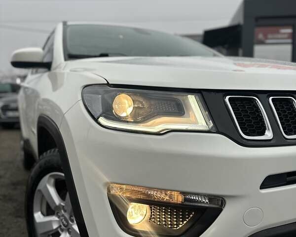 Белый Джип Компас, объемом двигателя 2.4 л и пробегом 120 тыс. км за 15800 $, фото 1 на Automoto.ua