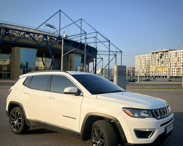 Белый Джип Компас, объемом двигателя 2.36 л и пробегом 130 тыс. км за 15500 $, фото 2 на Automoto.ua