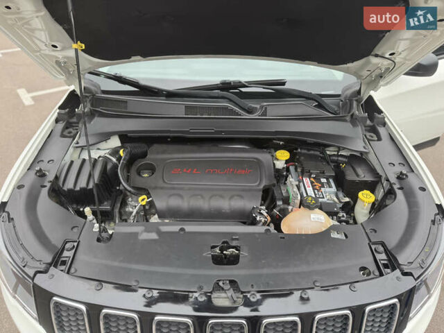 Белый Джип Компас, объемом двигателя 2.36 л и пробегом 203 тыс. км за 13999 $, фото 23 на Automoto.ua