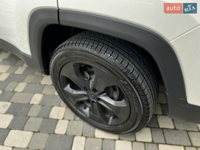 Белый Джип Компас, объемом двигателя 2.36 л и пробегом 85 тыс. км за 13990 $, фото 21 на Automoto.ua