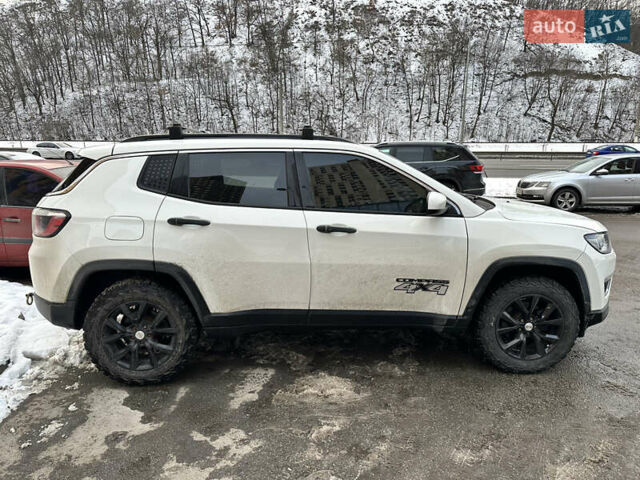 Белый Джип Компас, объемом двигателя 2.36 л и пробегом 122 тыс. км за 12900 $, фото 5 на Automoto.ua