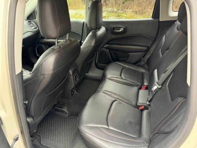 Білий Джип Compass, об'ємом двигуна 2 л та пробігом 95 тис. км за 10200 $, фото 16 на Automoto.ua