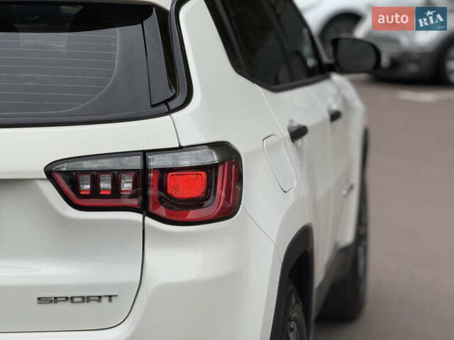 Белый Джип Компас, объемом двигателя 2.36 л и пробегом 203 тыс. км за 13999 $, фото 12 на Automoto.ua