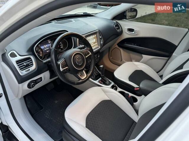 Белый Джип Компас, объемом двигателя 2.4 л и пробегом 120 тыс. км за 15900 $, фото 52 на Automoto.ua