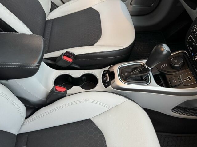 Белый Джип Компас, объемом двигателя 0 л и пробегом 120 тыс. км за 15900 $, фото 16 на Automoto.ua