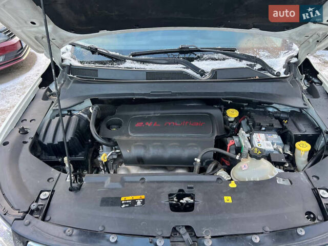 Білий Джип Compass, об'ємом двигуна 2.4 л та пробігом 63 тис. км за 15999 $, фото 21 на Automoto.ua