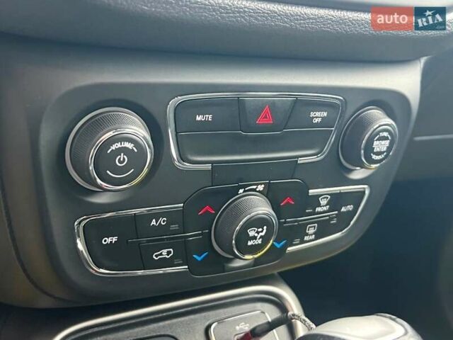 Белый Джип Компас, объемом двигателя 2.36 л и пробегом 199 тыс. км за 13999 $, фото 27 на Automoto.ua