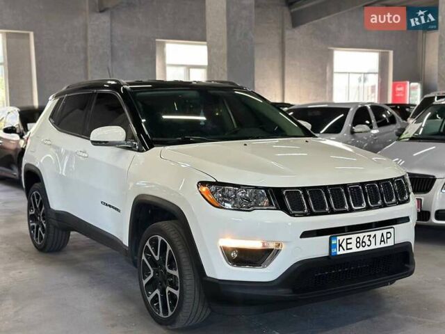 Джип Компас 2017 в Каменское - Днепродзержинск на Automoto.ua Белый Джип Компас, объемом двигателя 2.36 л и пробегом 102 тыс. км за 14799 $, фото 9 на Automoto.ua