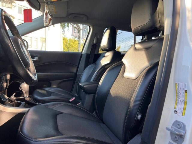 Джип Компас 2017 в Черновцах на Automoto.ua Белый Джип Компас, объемом двигателя 2.4 л и пробегом 221 тыс. км за 15300 $, фото 12 на Automoto.ua