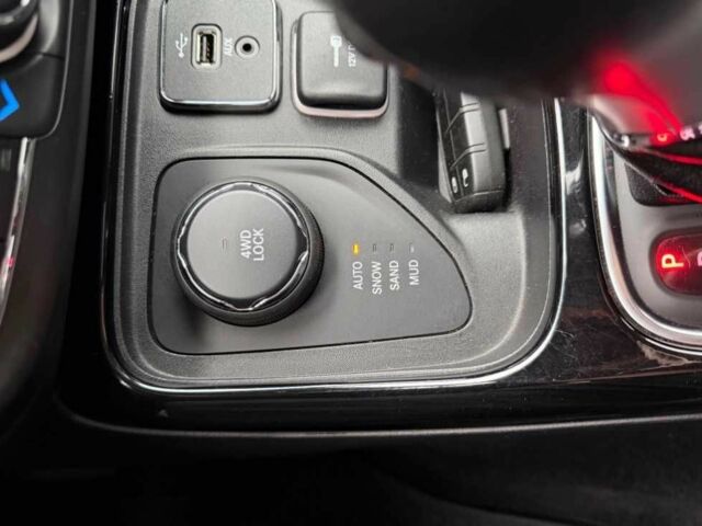 Білий Джип Compass, об'ємом двигуна 2 л та пробігом 95 тис. км за 10200 $, фото 10 на Automoto.ua