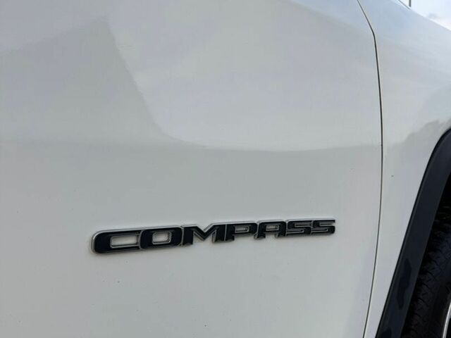 Білий Джип Compass, об'ємом двигуна 2.36 л та пробігом 124 тис. км за 13999 $, фото 9 на Automoto.ua