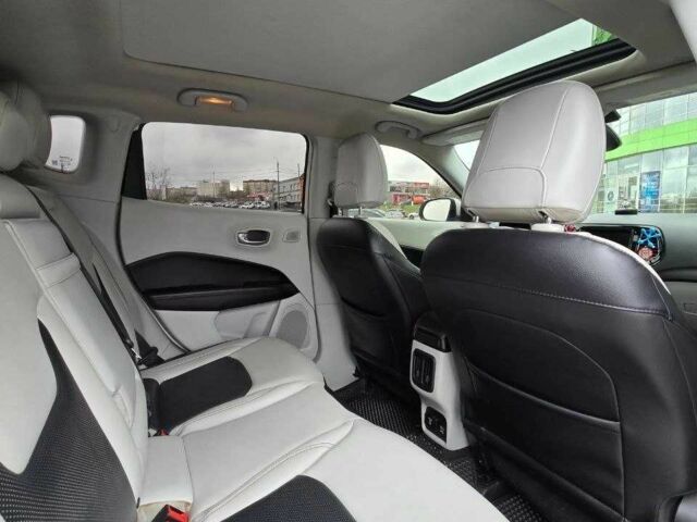 Белый Джип Компас, объемом двигателя 2.4 л и пробегом 140 тыс. км за 15350 $, фото 11 на Automoto.ua