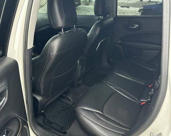 Білий Джип Compass, об'ємом двигуна 2.36 л та пробігом 236 тис. км за 13900 $, фото 6 на Automoto.ua