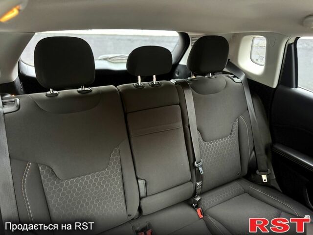 Білий Джип Compass, об'ємом двигуна 2.4 л та пробігом 203 тис. км за 13500 $, фото 5 на Automoto.ua