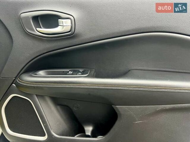 Белый Джип Компас, объемом двигателя 2.36 л и пробегом 199 тыс. км за 13999 $, фото 31 на Automoto.ua