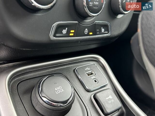 Білий Джип Compass, об'ємом двигуна 2.4 л та пробігом 96 тис. км за 15800 $, фото 23 на Automoto.ua