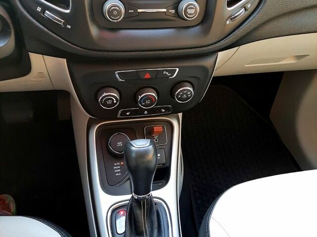 Белый Джип Компас, объемом двигателя 2.4 л и пробегом 54 тыс. км за 14500 $, фото 7 на Automoto.ua