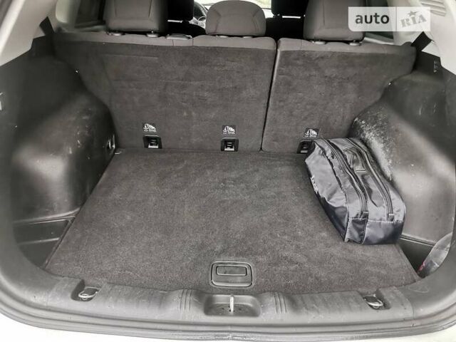 Белый Джип Компас, объемом двигателя 2.36 л и пробегом 71 тыс. км за 11500 $, фото 12 на Automoto.ua