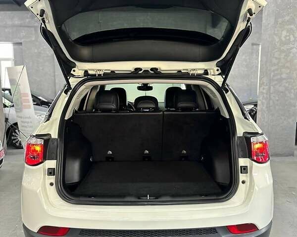 Джип Компас 2017 в Каменское - Днепродзержинск на Automoto.ua Белый Джип Компас, объемом двигателя 2.36 л и пробегом 102 тыс. км за 14799 $, фото 20 на Automoto.ua