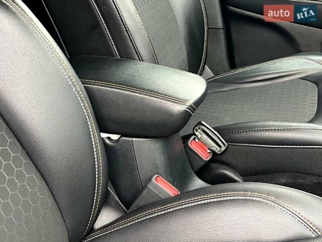 Белый Джип Компас, объемом двигателя 2.36 л и пробегом 199 тыс. км за 13999 $, фото 67 на Automoto.ua