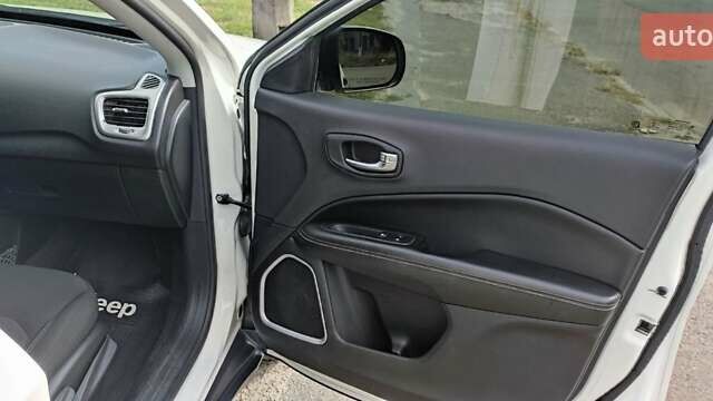 Белый Джип Компас, объемом двигателя 2.36 л и пробегом 160 тыс. км за 12300 $, фото 10 на Automoto.ua