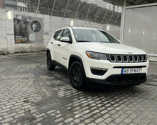 Білий Джип Compass, об'ємом двигуна 2.36 л та пробігом 205 тис. км за 12799 $, фото 1 на Automoto.ua