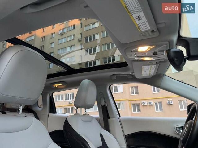 Белый Джип Компас, объемом двигателя 2.4 л и пробегом 120 тыс. км за 15900 $, фото 39 на Automoto.ua