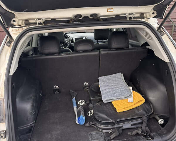 Білий Джип Compass, об'ємом двигуна 2.36 л та пробігом 89 тис. км за 14500 $, фото 10 на Automoto.ua