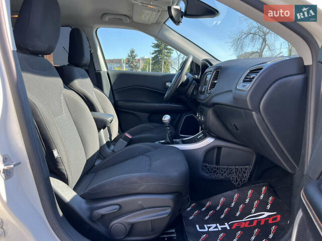 Білий Джип Compass, об'ємом двигуна 2.4 л та пробігом 72 тис. км за 11800 $, фото 41 на Automoto.ua