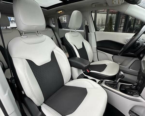 Белый Джип Компас, объемом двигателя 2.4 л и пробегом 120 тыс. км за 15800 $, фото 22 на Automoto.ua