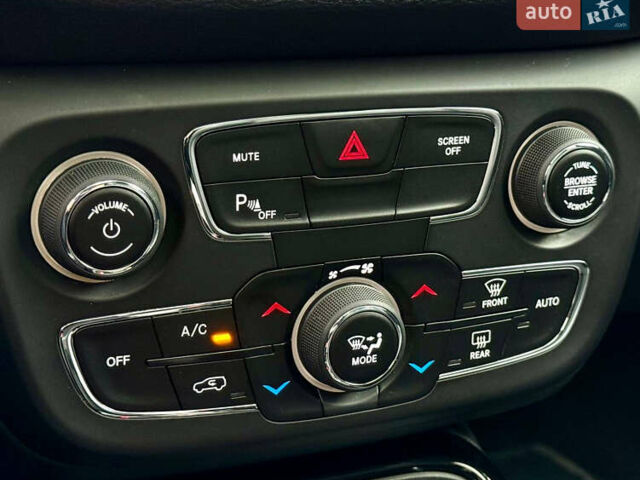 Белый Джип Компас, объемом двигателя 2.4 л и пробегом 71 тыс. км за 16900 $, фото 27 на Automoto.ua