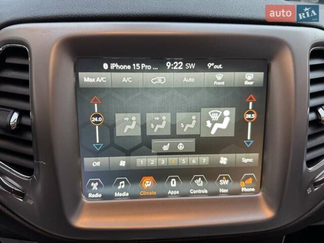 Белый Джип Компас, объемом двигателя 2.4 л и пробегом 120 тыс. км за 15900 $, фото 48 на Automoto.ua