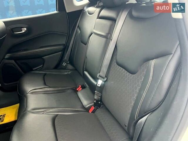 Белый Джип Компас, объемом двигателя 2.36 л и пробегом 199 тыс. км за 13999 $, фото 54 на Automoto.ua