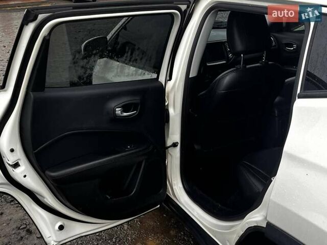 Белый Джип Компас, объемом двигателя 2.4 л и пробегом 225 тыс. км за 10700 $, фото 19 на Automoto.ua