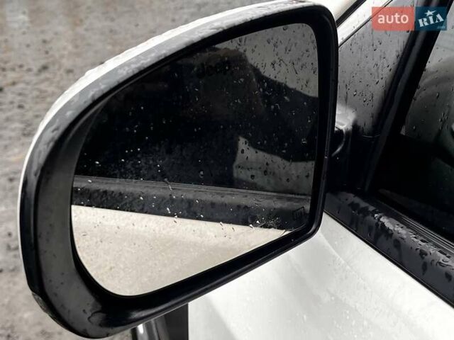 Белый Джип Компас, объемом двигателя 2.4 л и пробегом 225 тыс. км за 10700 $, фото 30 на Automoto.ua